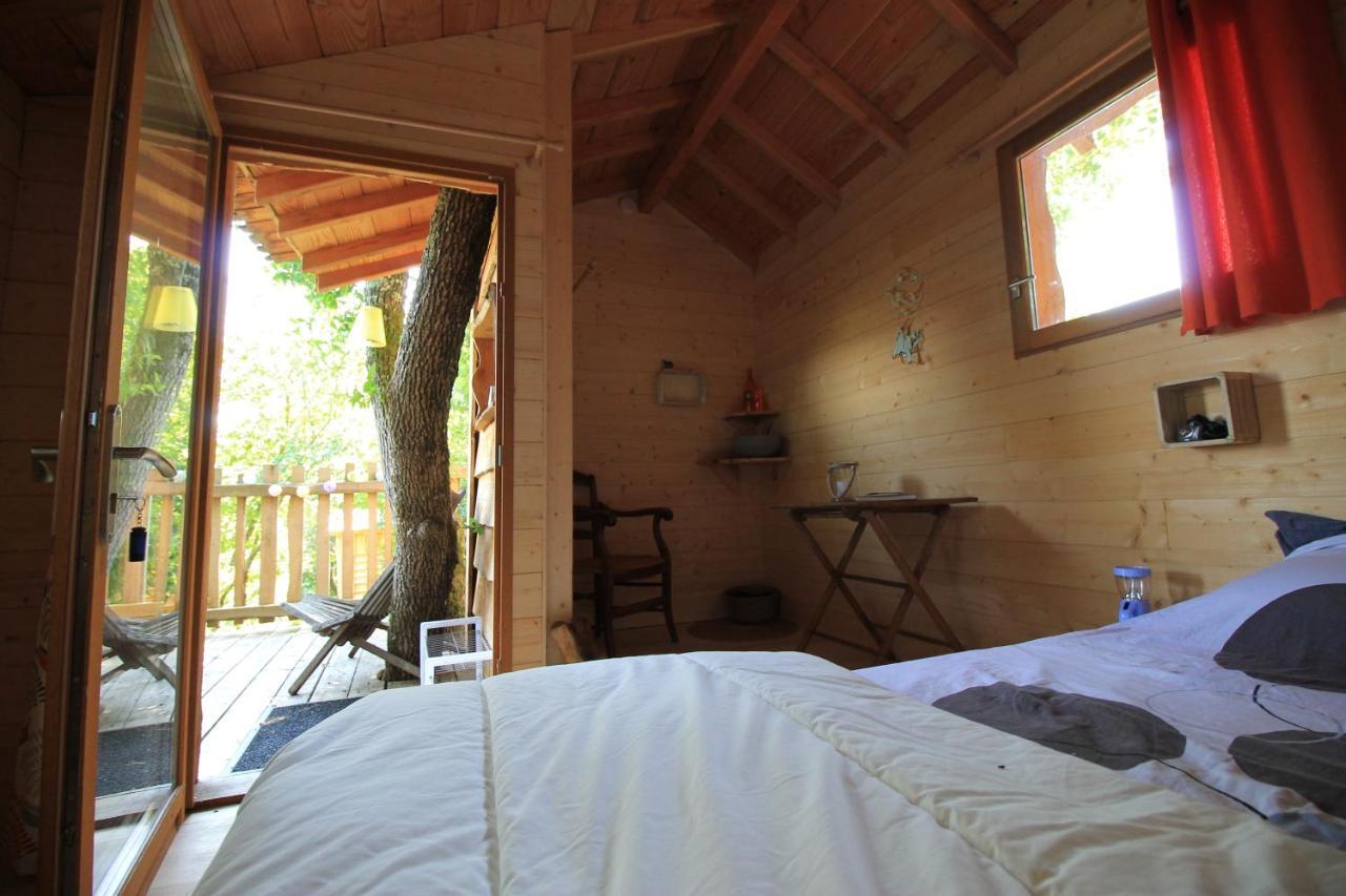 Nuits Perchees A Laroque Bed and Breakfast Saint-Antoine-de-Breuilh Eksteriør billede